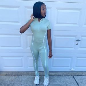 Sage Green PRETTYLITTLETHING short sleeve Jumpsuit